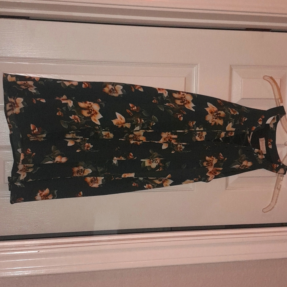 WOMENS SLEEVLESS DRESS